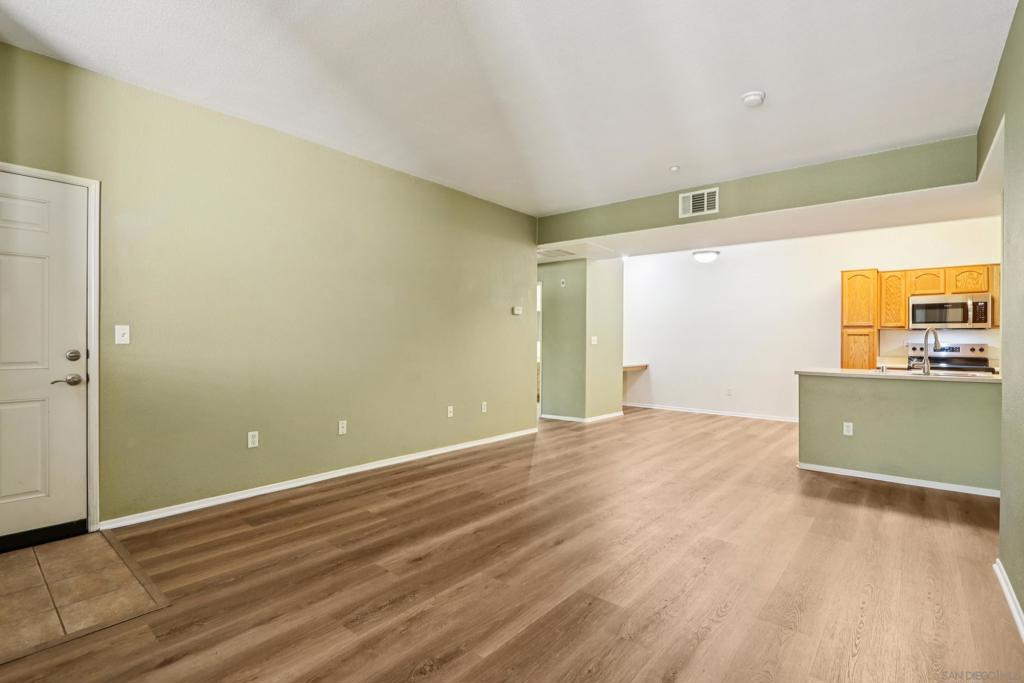 41410 Juniper St 6-14