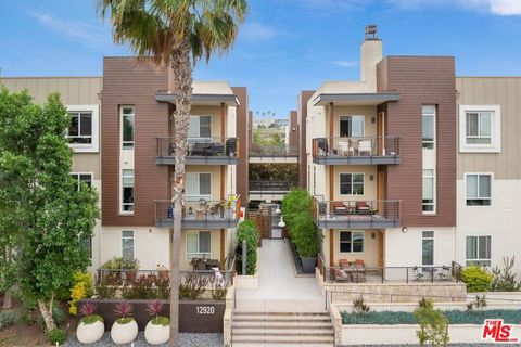 Photo of 12920 RUNWAY Road #162, Playa Vista, CA 90094 (MLS # 25581663) Photo of 12920 RUNWAY Road #162, Playa Vista, CA 90094 (MLS # 25581663)