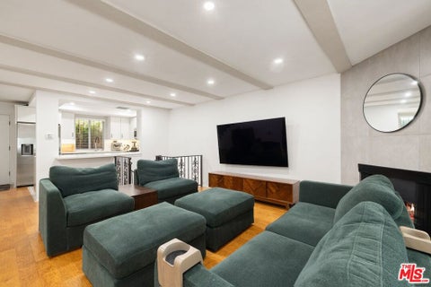 Photo of 1209 Larrabee Street #4, West Hollywood, CA 90069 (MLS # 26985157)