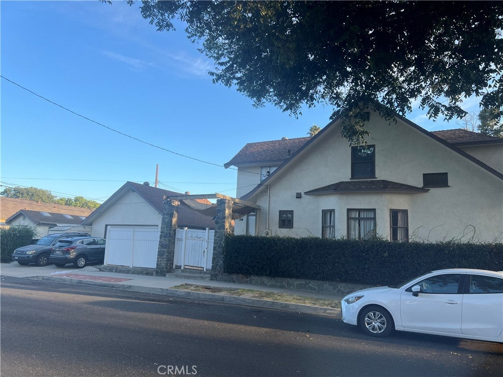 807 N Gibbs