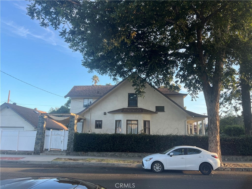 807 N Gibbs