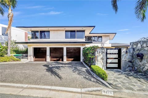 Photo of 1326 Skyline DR, Laguna Beach, CA 92651 (MLS # OC26157858)
