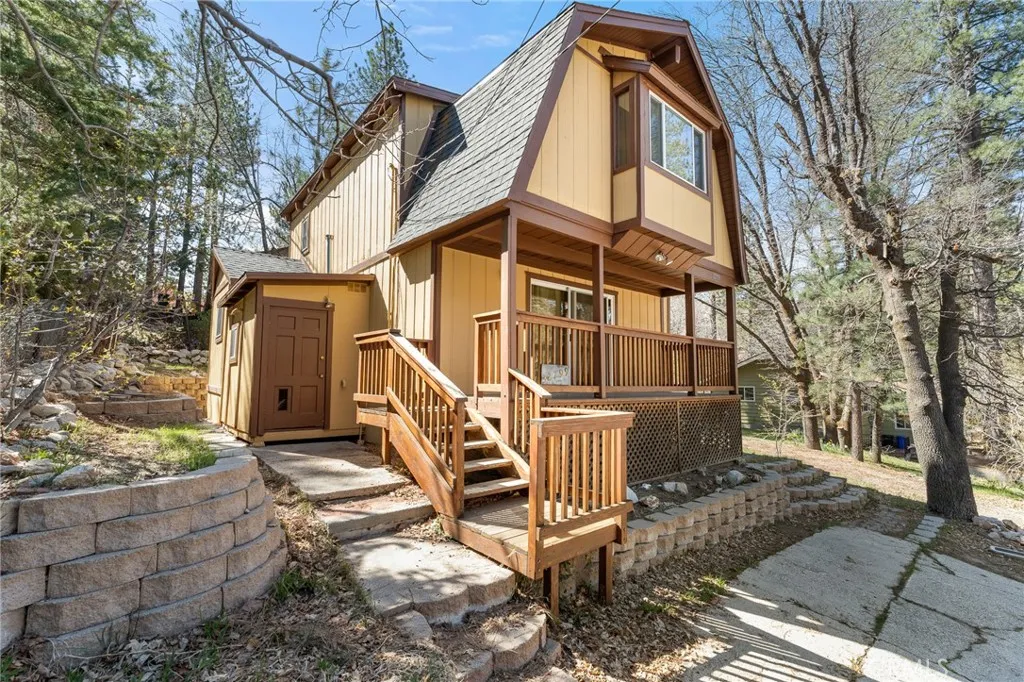 Running Springs, California 92382, United States, 3 Bedrooms Bedrooms, ,2 BathroomsBathrooms,Residential,Pending,182296