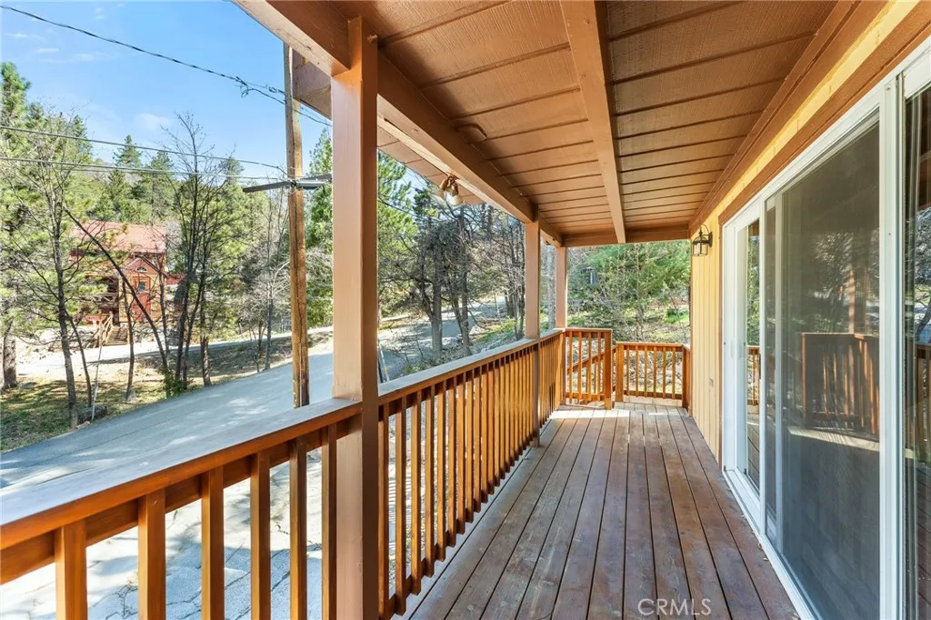 Running Springs, California 92382, United States, 3 Bedrooms Bedrooms, ,2 BathroomsBathrooms,Residential,Pending,182296