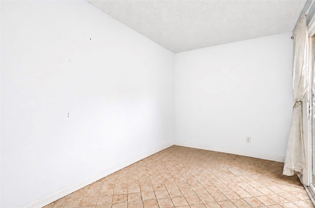 577 W 9th