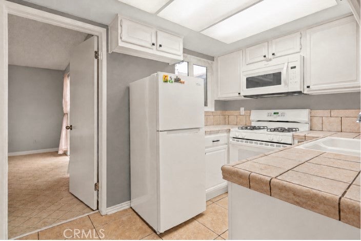 577 W 9th