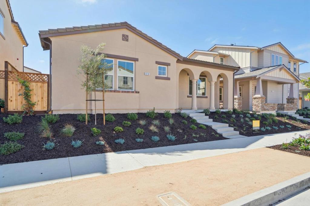 618 Santa Lucia Way