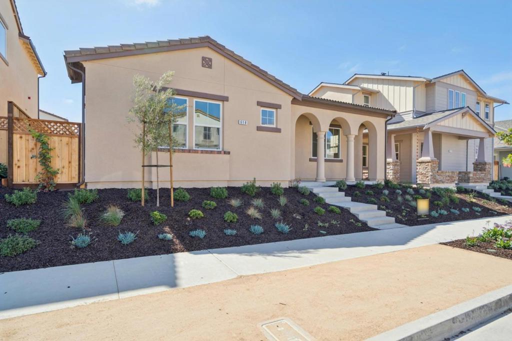 618 Santa Lucia Way