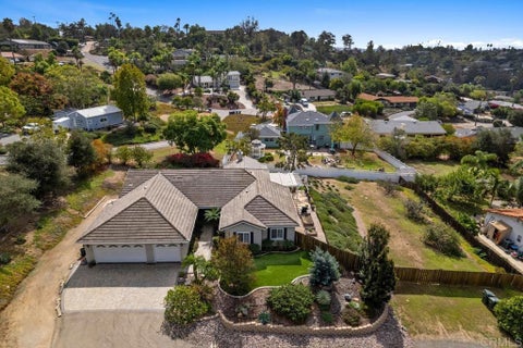 Photo of 1198 Tres Ninos Corte, Vista, CA 92084 (MLS # NDP2609748)