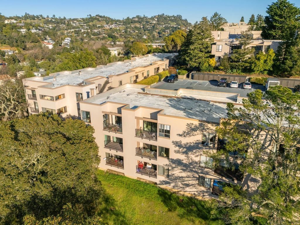 Photo of 620 Via Casitas, Kentfield, CA 94904 (MLS # 41121110)