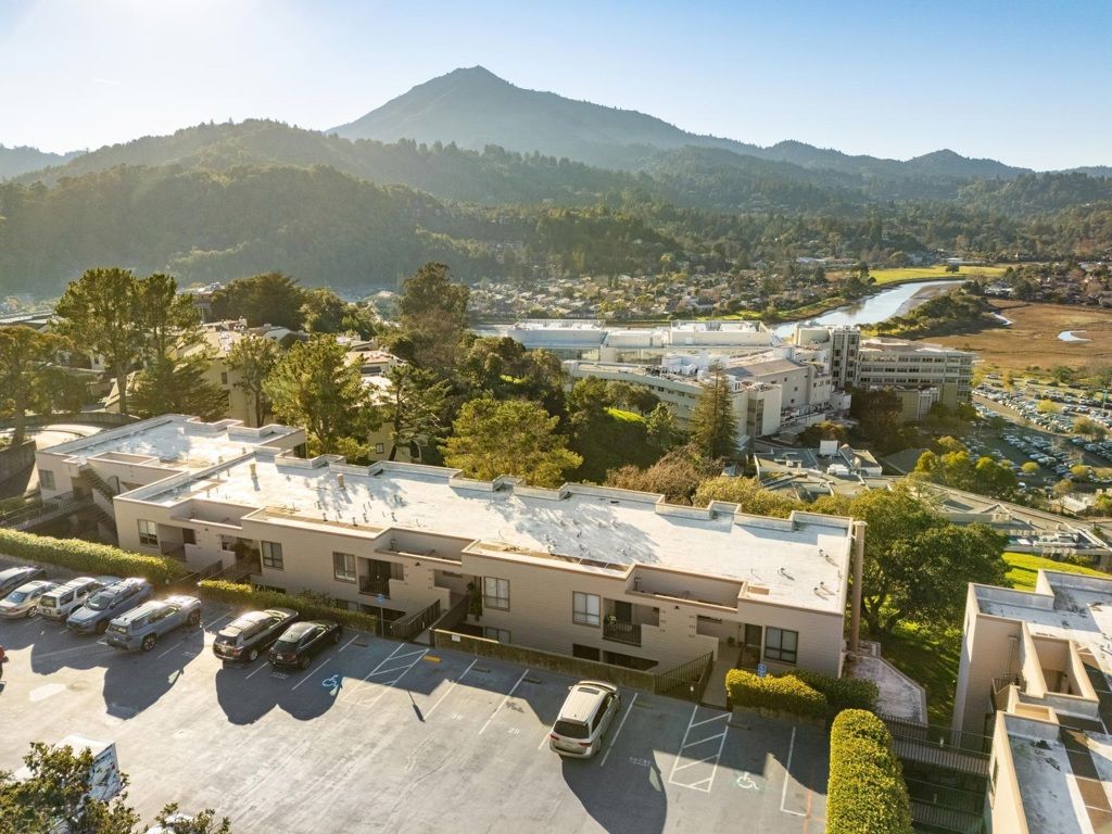 Photo of 620 Via Casitas, Kentfield, CA 94904 (MLS # 41121110)