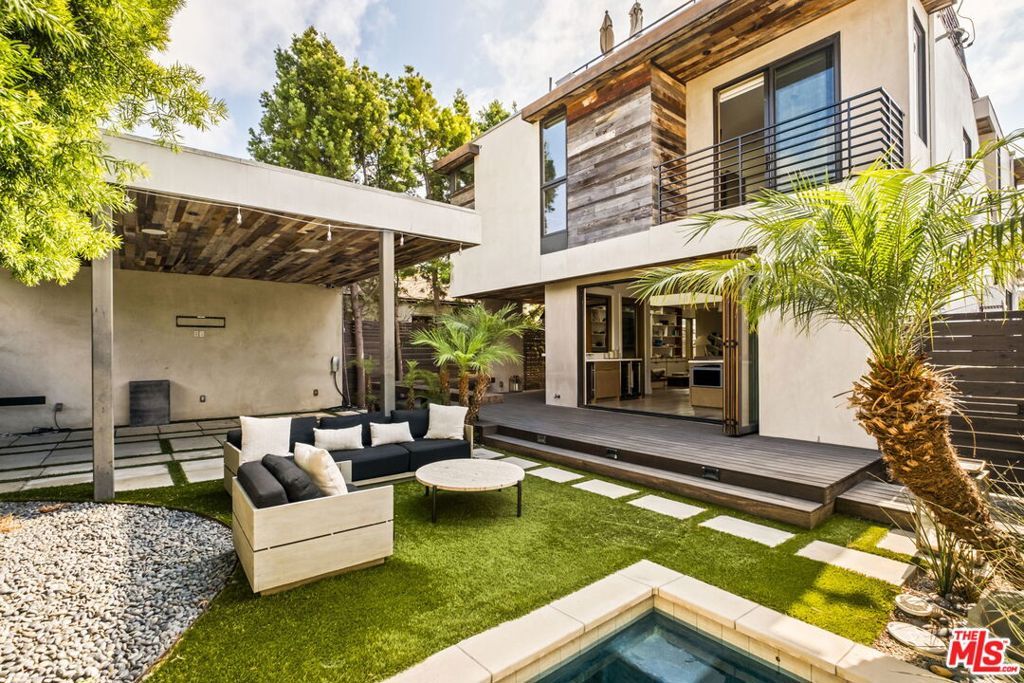 Photo of 3108 Yale Avenue, Marina Del Rey, CA 90292 (MLS # 26637377)