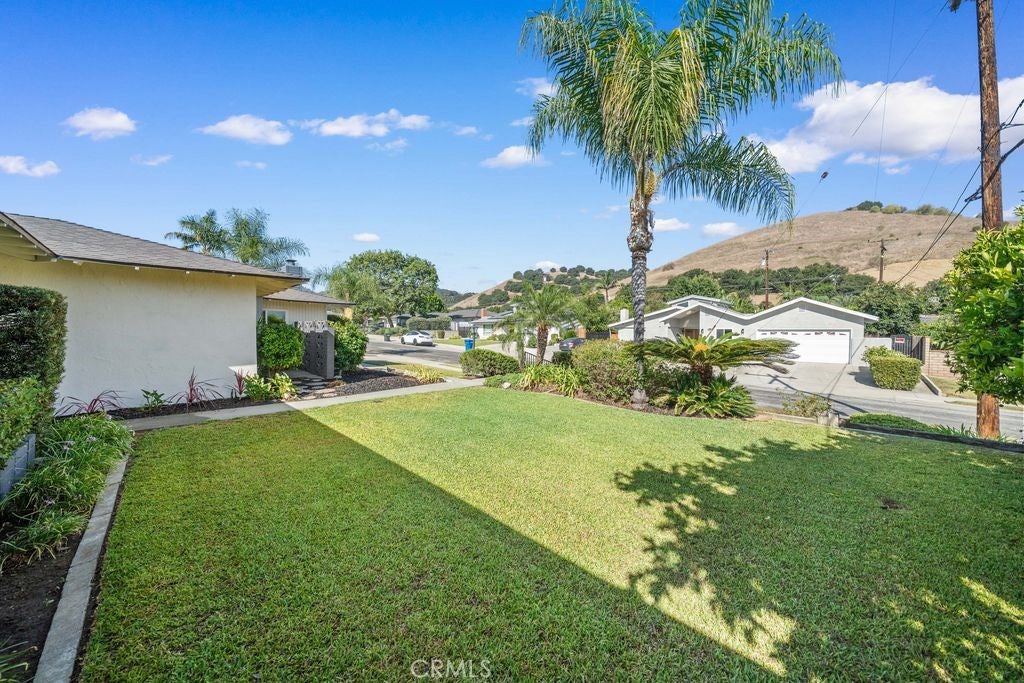 1314 Ameluxen Ave