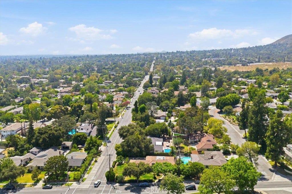 1705 N Santa Anita