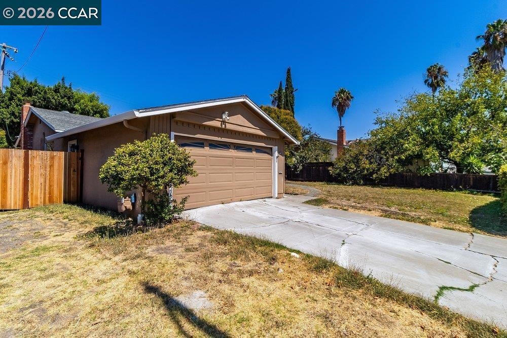 3337 Claudia Dr