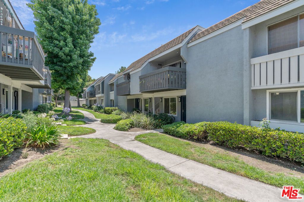 Photo of 46 Eagle Pt, Irvine, CA 92604 (MLS # 25569209)