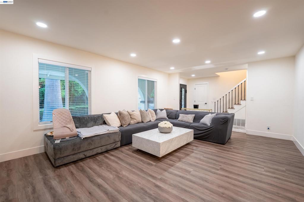 214 Devon Ave
