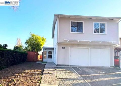 Photo of 5212 Creely Ave Ave, Richmond, CA 94804 (MLS # 41128055)