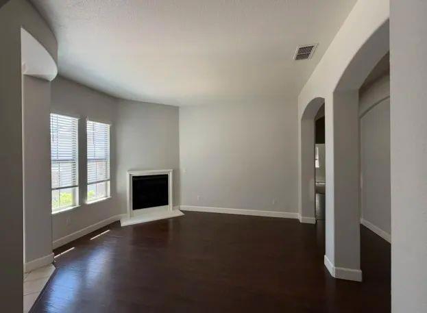 1275 Hillwood Loop
