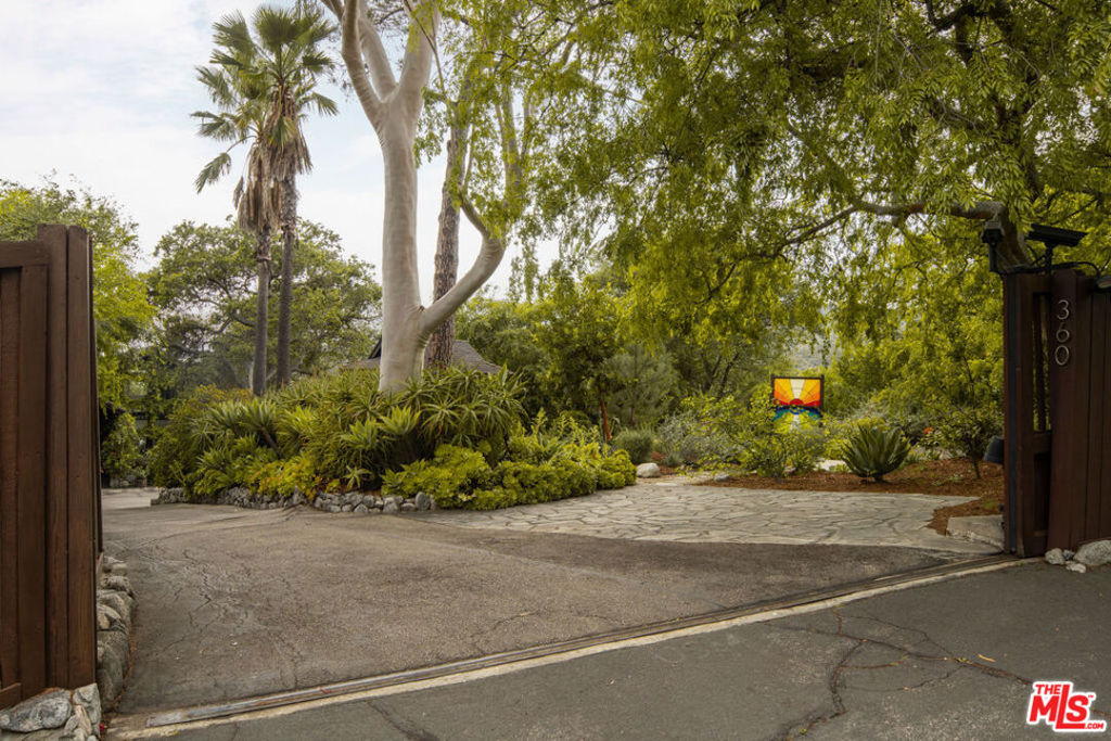 360 Edwards Place