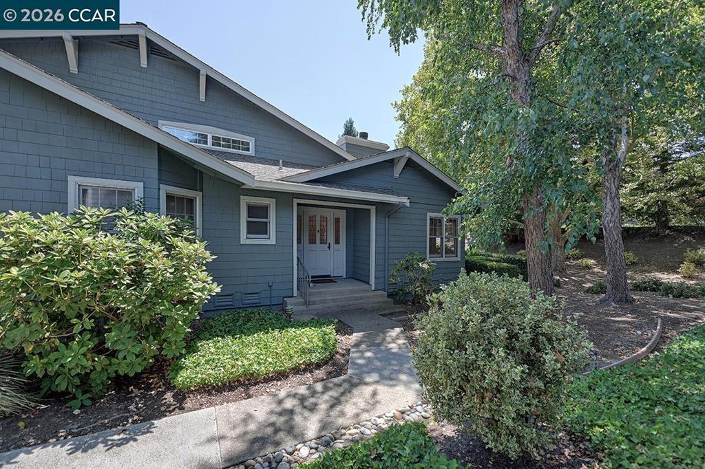 1923 Lakeshire Dr