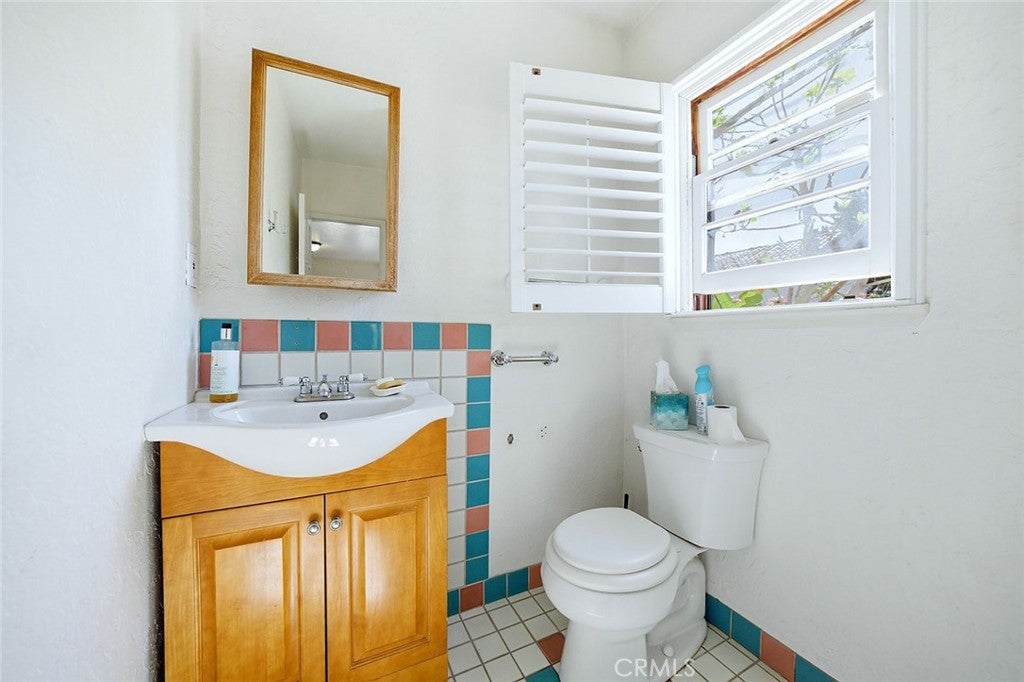 Altadena, California, 91001, United States, 6 Bedrooms Bedrooms, ,6 BathroomsBathrooms,Residential,Active,2024845