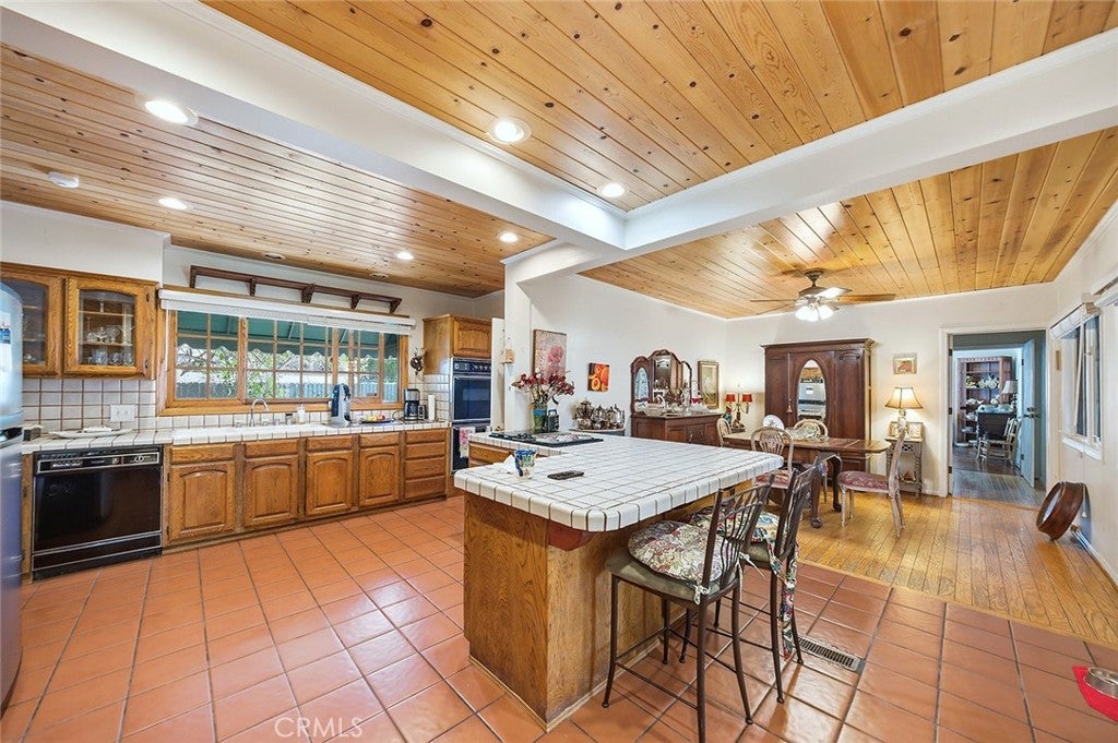 Altadena, California, 91001, United States, 6 Bedrooms Bedrooms, ,6 BathroomsBathrooms,Residential,Active,2024845