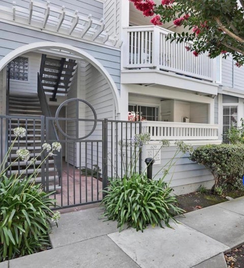 Photo of 609 Arcadia Terrace #104, Sunnyvale, CA 94085 (MLS # ML82062392)