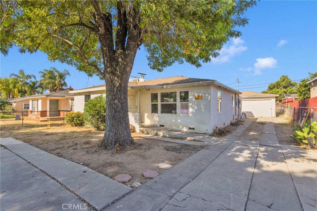 Charming Home with original character in the Heart of San Bernardino!
Welcome to 2824 N Waterman Ave, a delightful single-story gem bursting with charm, character, and potential! This home offers a 3-bedroom, 2-bathroom inviting layout and a spacious backyard—perfect for fixer uppers, savvy investors, or anyone looking for a great opportunity in today’s market.
Step inside to discover original details, featuring a bright and airy living space, a kitchen with ample cabinetry, and cozy bedrooms with plenty of natural light.
The expansive 6,570 sq ft lot offers endless possibilities—garden, play area, outdoor entertainment space—you name it. Plenty of parking in front of house as well as a garage in the backyard.
Conveniently located near schools, parks, shopping centers, and quick freeway access, this property is ideal for commuters and families alike. Just minutes from Wilson Elementary, Golden Valley Middle, and San Bernardino High School.
Don’t miss your chance to own a piece of San Bernardino with room to grow and make it your own!