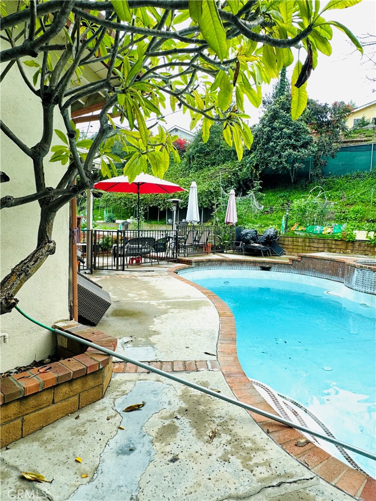 16184 Mesa Robles Dr.