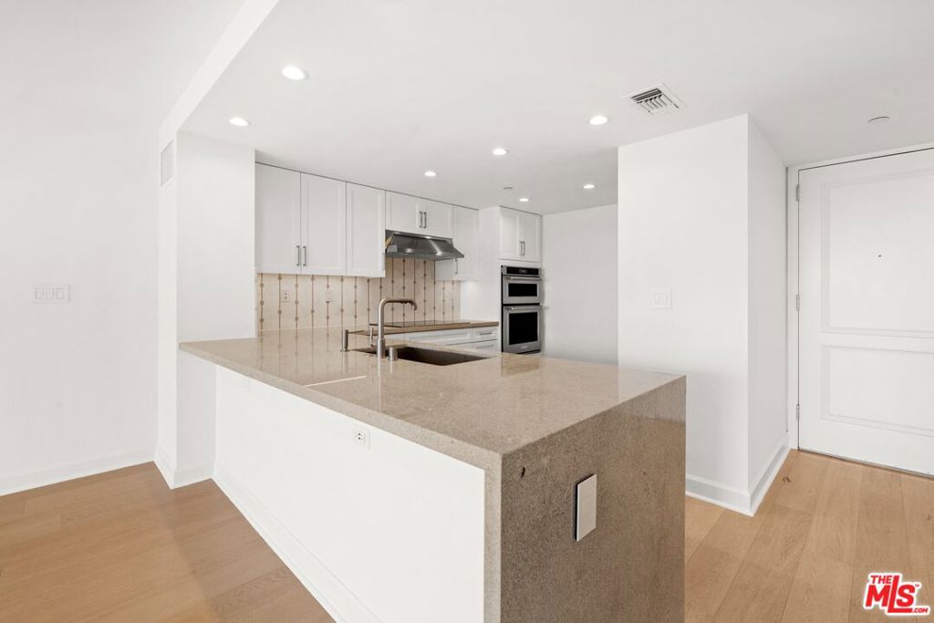 1221 W OCEAN Avenue 1206
