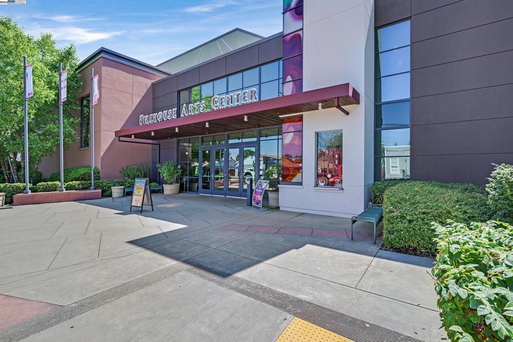 LAGUNA VISTA - Residential