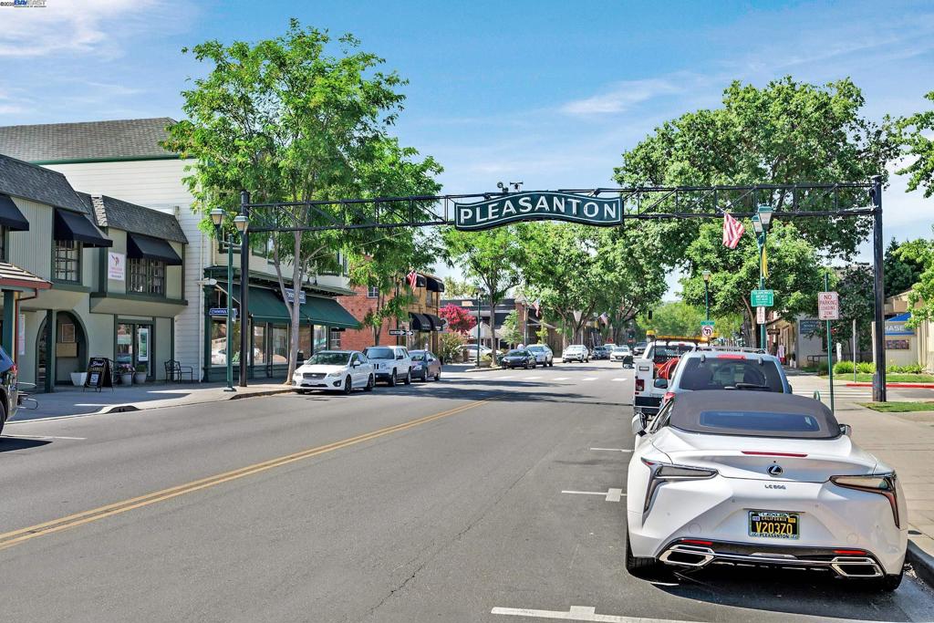 LAGUNA VISTA - Residential