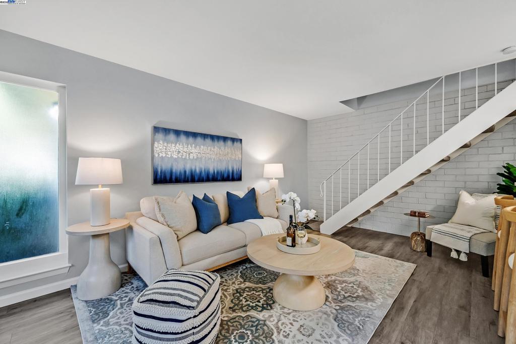 LAGUNA VISTA - Residential