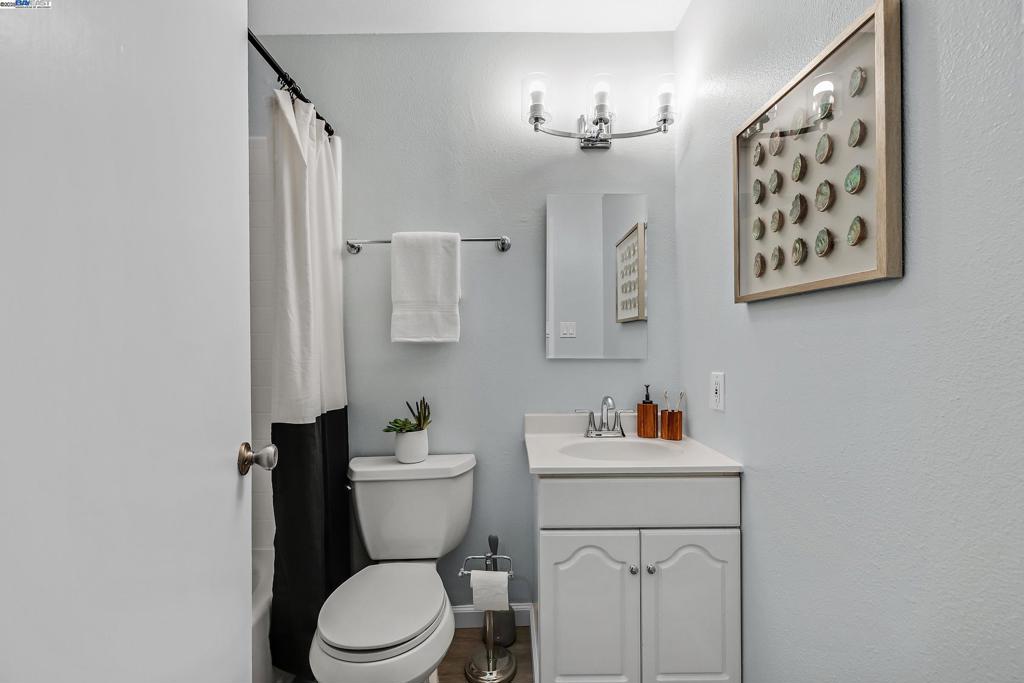 LAGUNA VISTA - Residential