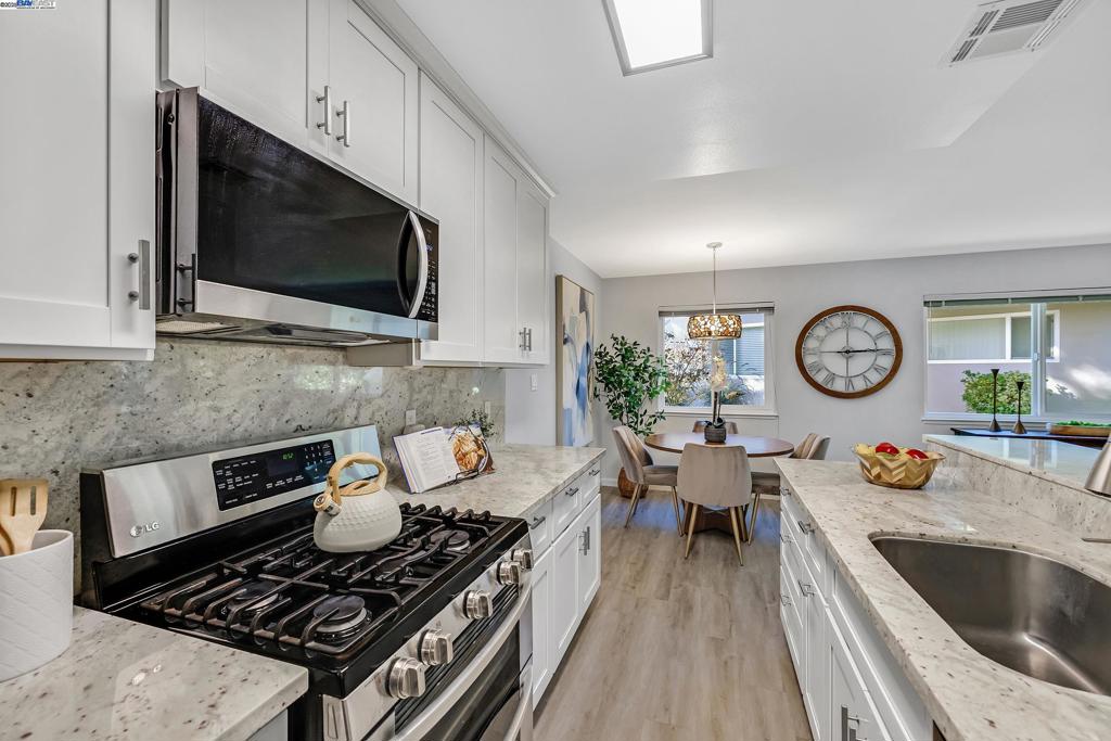 LAGUNA VISTA - Residential