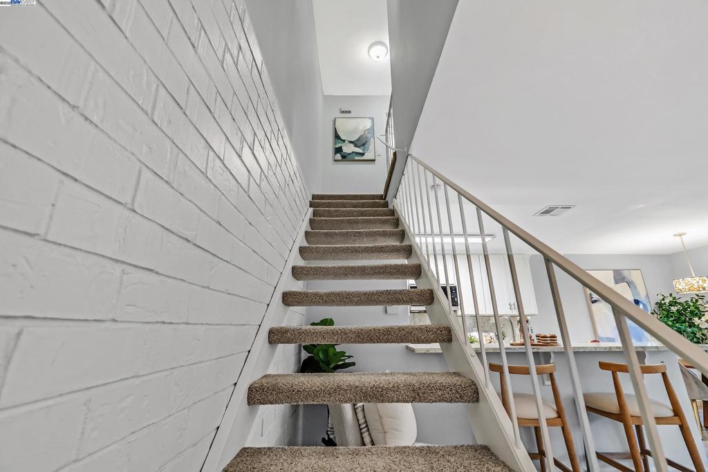 LAGUNA VISTA - Residential