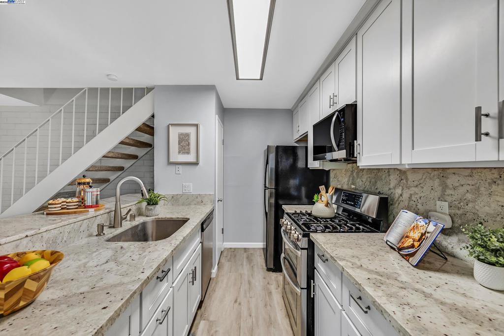 LAGUNA VISTA - Residential