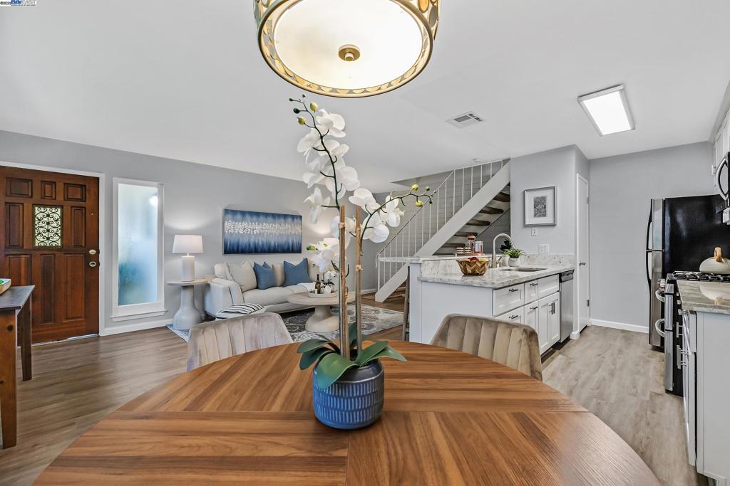 LAGUNA VISTA - Residential