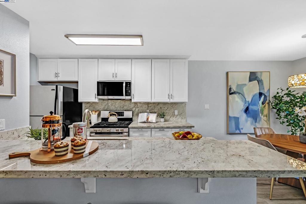 LAGUNA VISTA - Residential