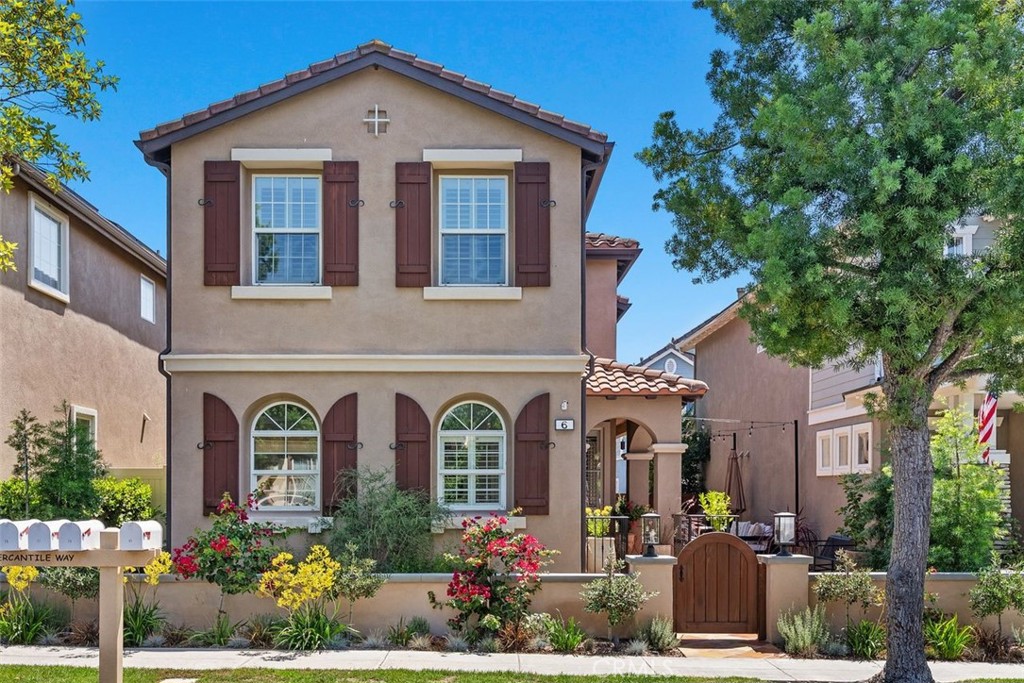 6 Paverstone Lane