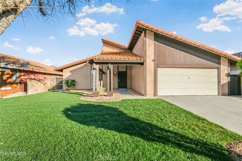 Photo of 521 W Avenue J14, Lancaster, CA 93534 (MLS # SR26066414)