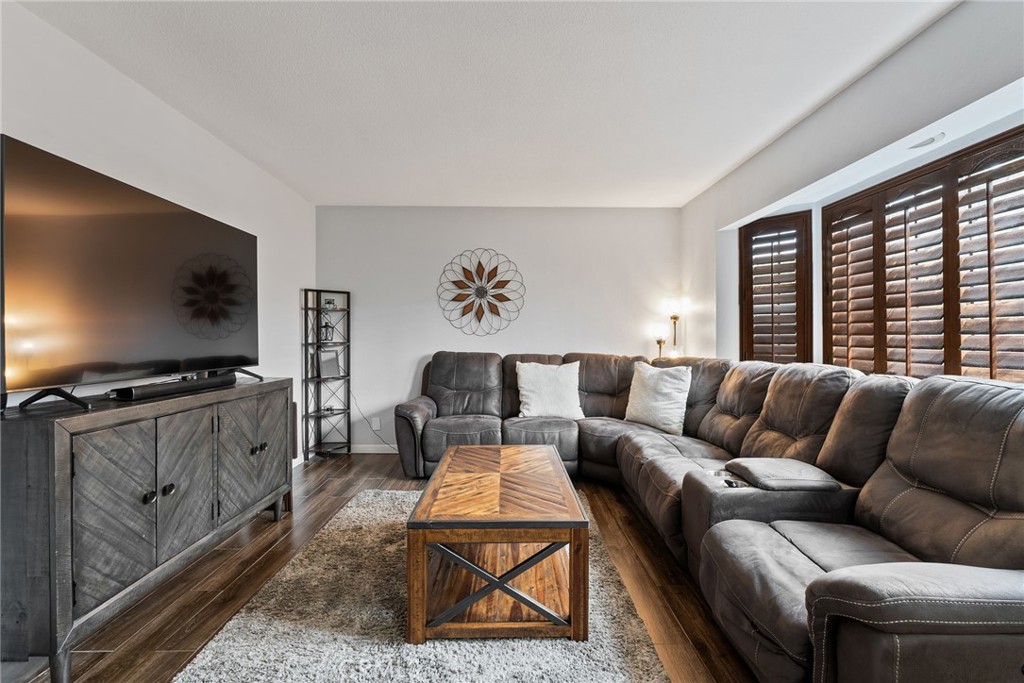 405 W Mountain View APT 10