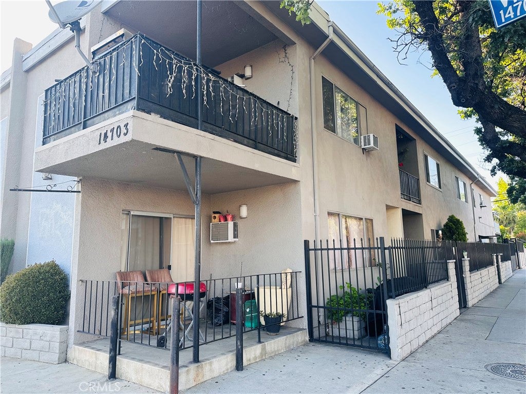 14703 Victory Blvd, Van Nuys, CA 91411