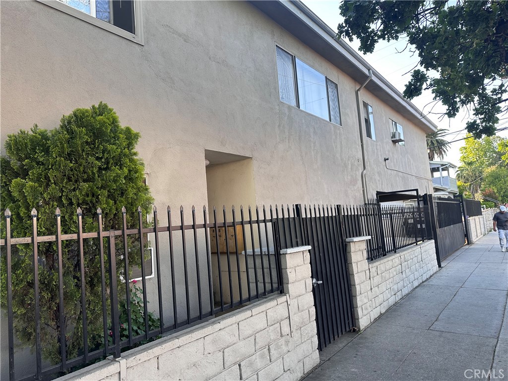 14703 Victory Boulevard