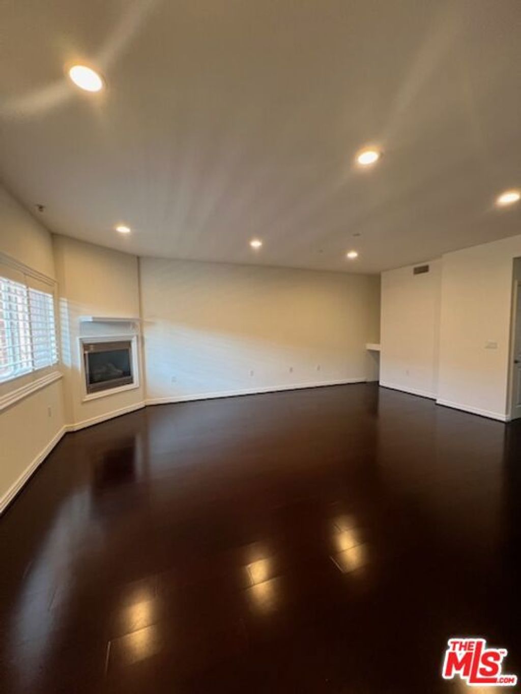 Photo of 11504 Moorpark Street #302, Studio City, CA 91602 (MLS # 25614119)