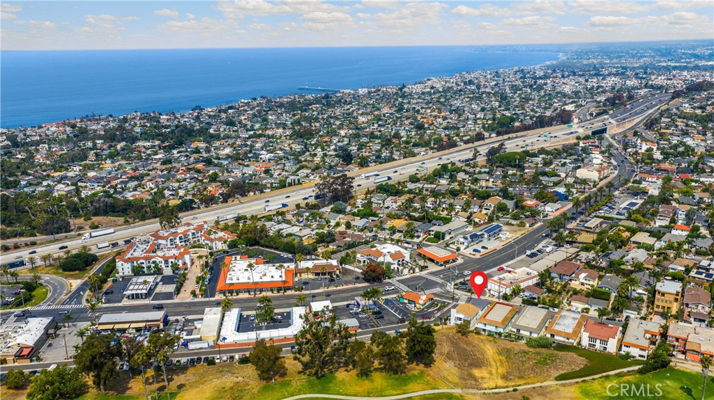 102 E Avenida San Gabriel