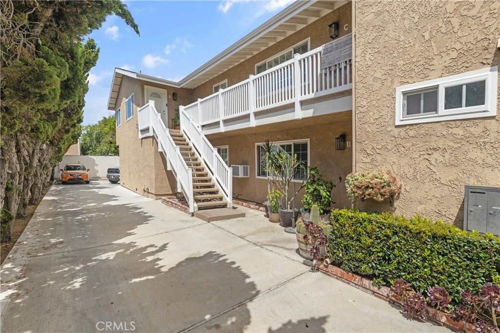 Photo of 1717 Temple Avenue, Long Beach, CA 90804 (MLS # PW25182350)