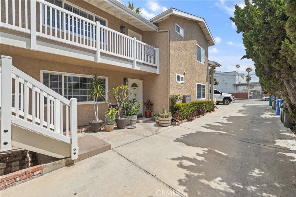 Photo of 1717 Temple Avenue, Long Beach, CA 90804 (MLS # PW25182350)