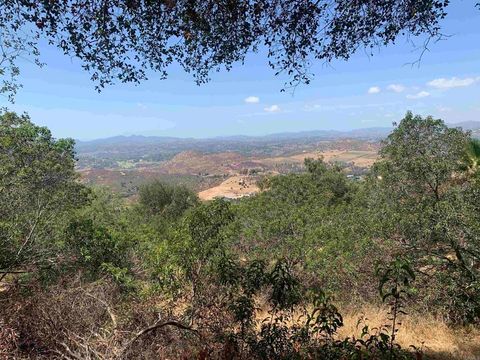 Photo of 19519 Camino Del Aguila, Escondido, CA 92025 (MLS # NDP2604494)